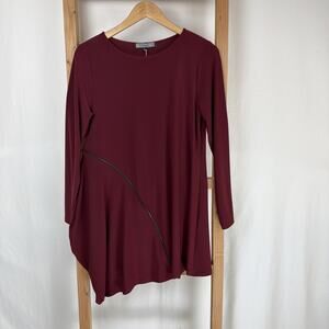 NWT Chalet "Chelsea " Maroon Asymmetrical Zipper Detail Tunic Top #0758 LG